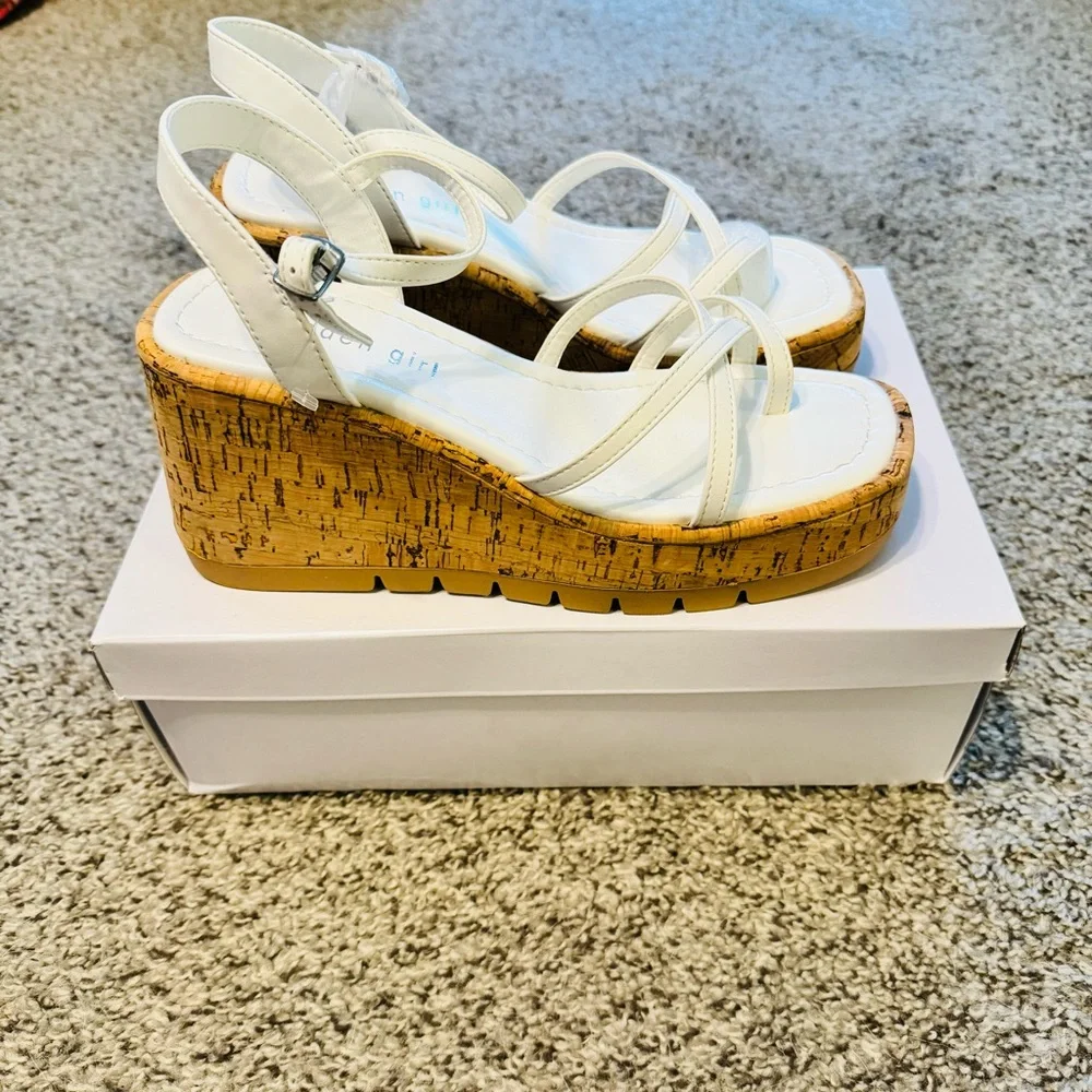 NIB Madden Girl Vault Cork Wedge Sandal 7.5 White Strappy Platform Coconut Girl